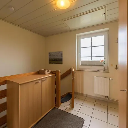 In With A Balcony Apartment *